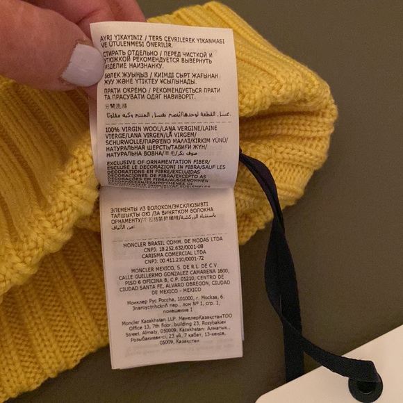 NEW Auth. MONCLER beanie, skull logo wool HAT ONE SZ FITS ALL; UNISEX - Picture 12 of 16